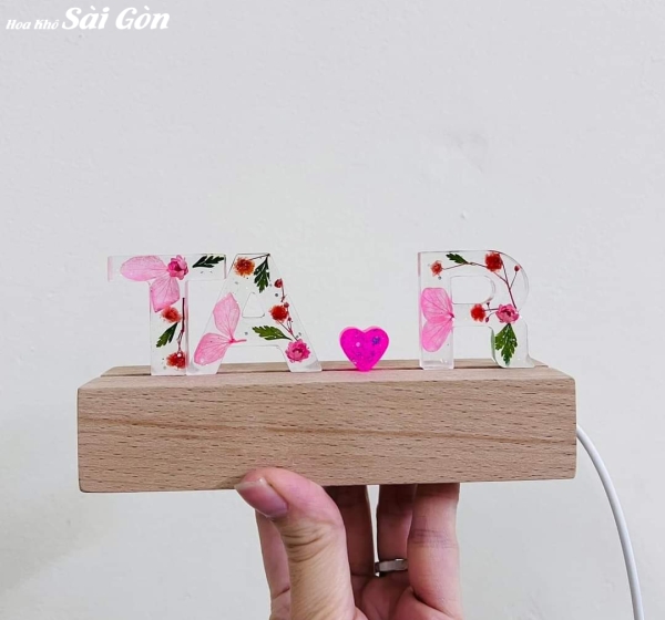 Quà tặng đèn chữ đế gỗ - Mã: 11