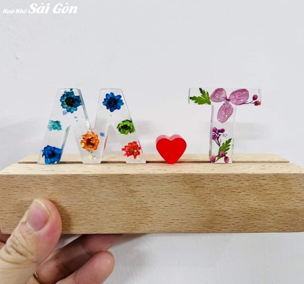Quà tặng đèn chữ đế gỗ - Mã: 12
