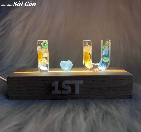 Quà tặng đèn chữ đế gỗ - Mã: 17
