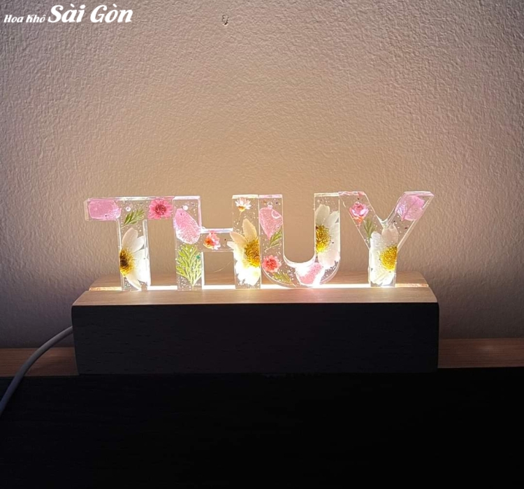 Quà tặng đèn chữ đế gỗ - Mã: 01